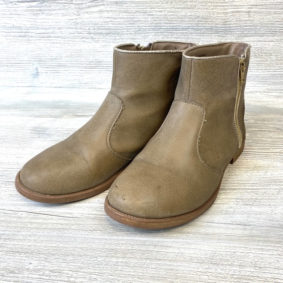 Cat & Jack Taupe Distressed Booties Girls 4 - Picture 6 of 6